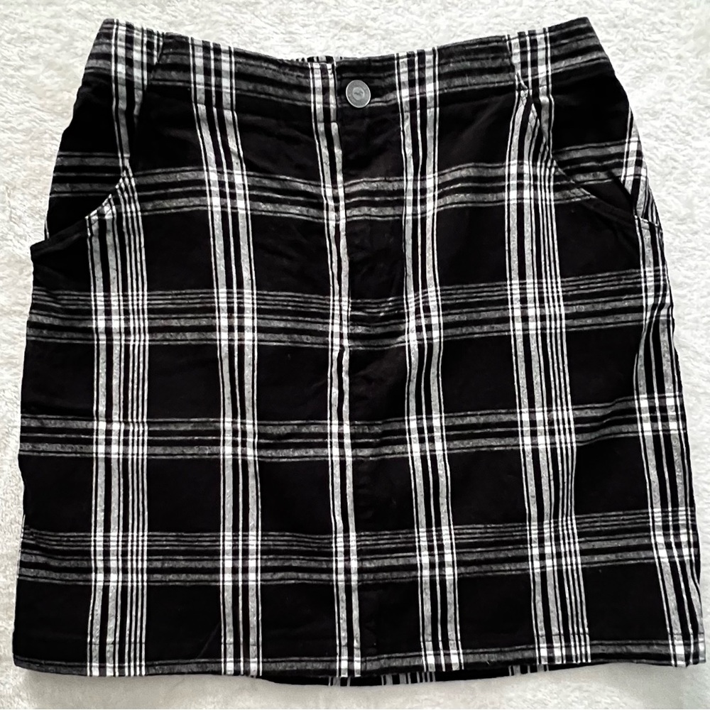 Hollister Ultra High-Rise Plaid Black, White and Gray Mini Skirt, Size XS